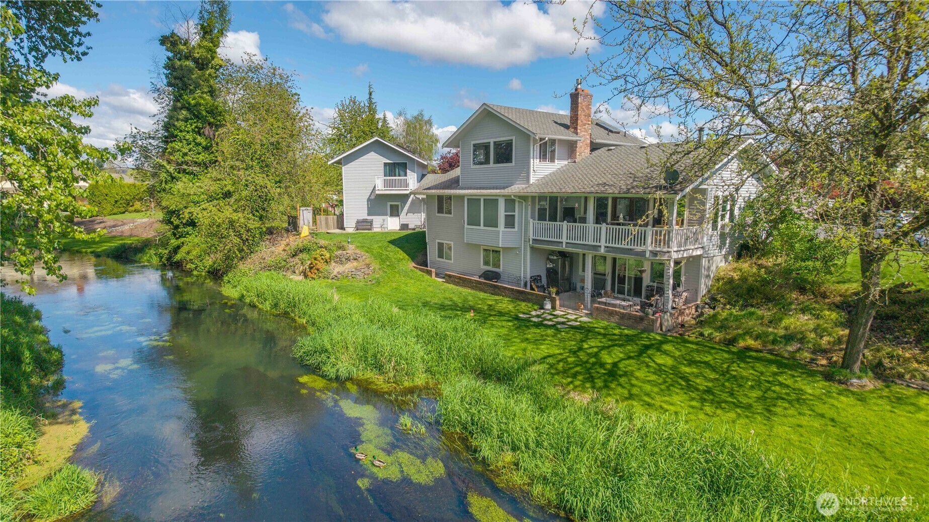 2219 W Pioneer Ave  Puyallup WA 98371 photo