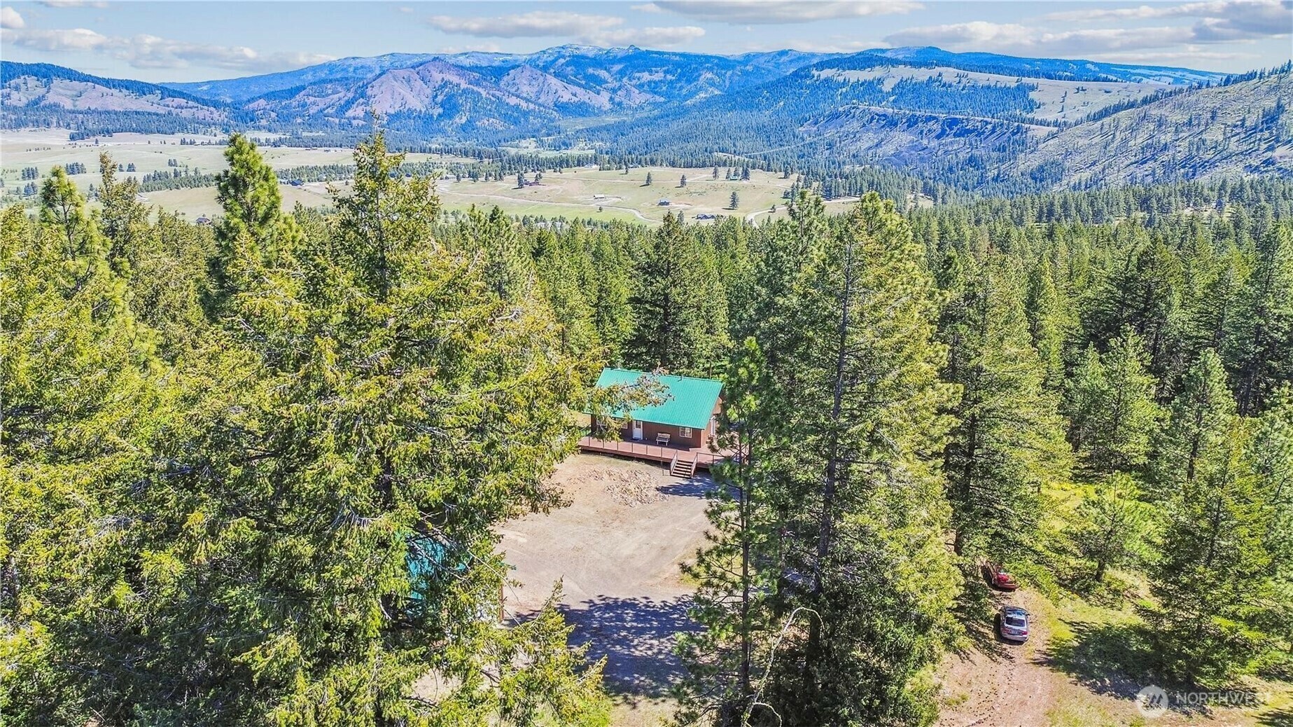 Property Photo: 701 Emerick Rd WA 98922