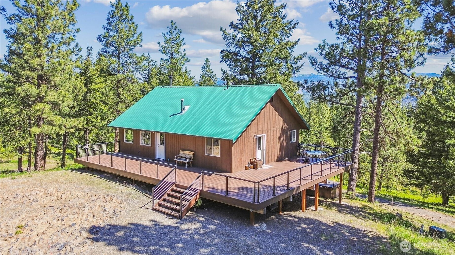 Property Photo:  701  Emerick Rd  WA 98922 