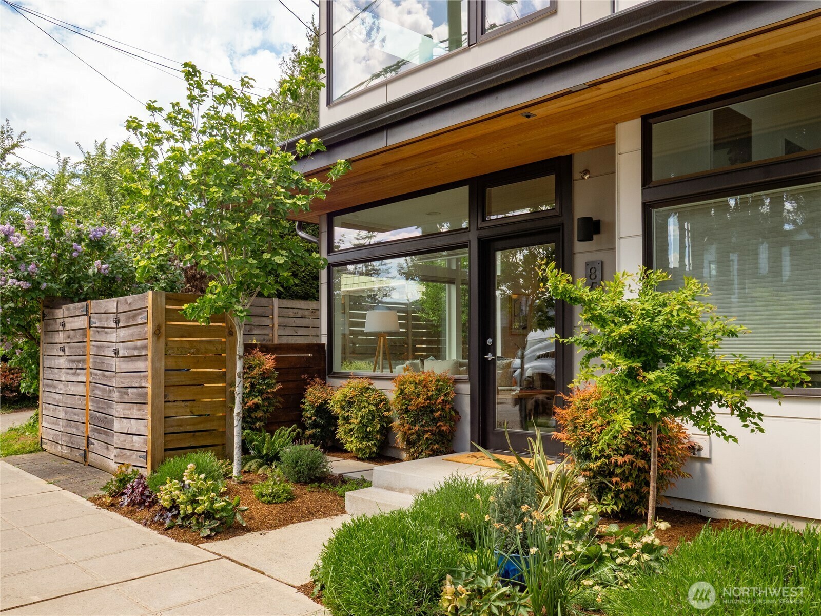 852 NE 89th Street  Seattle WA 98115 photo