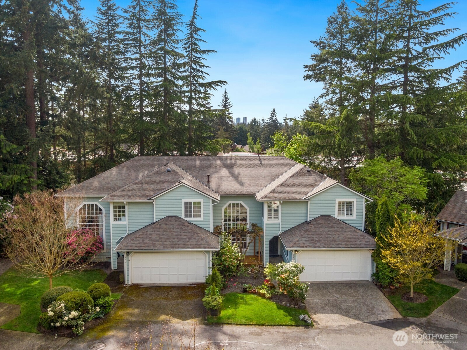 Property Photo: 15817 Northup Way WA 98008