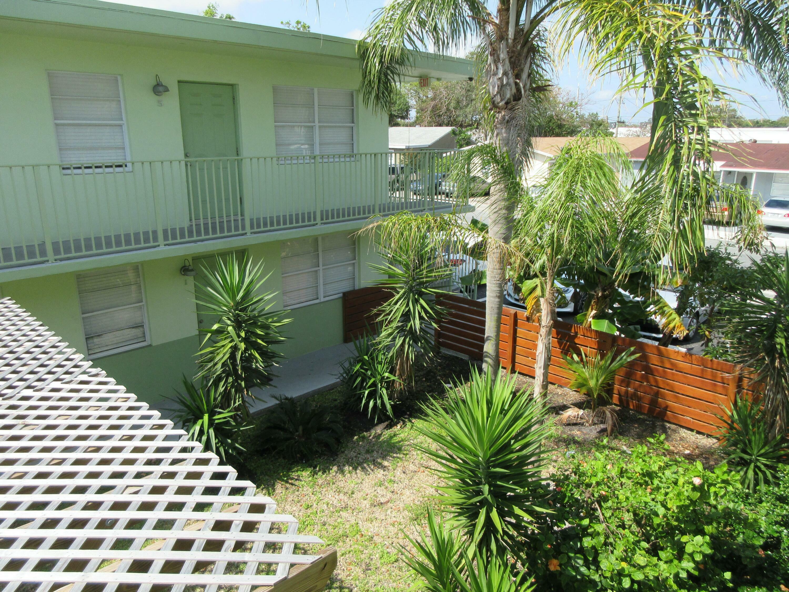 Property Photo: 1118 N H Street 2 FL 33460