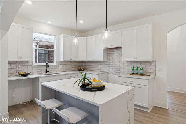 Property Photo:  21138 Lilac Lane  MI 48036 