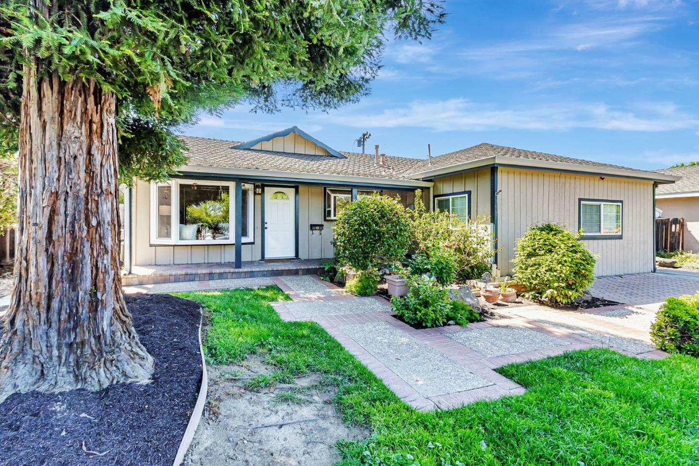 Property Photo: 1497 Phoenix Drive CA 95130