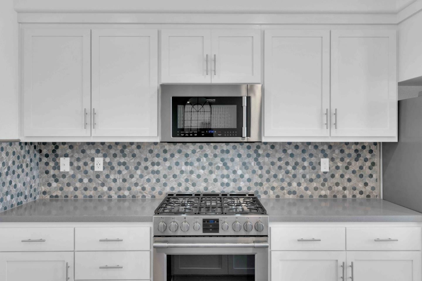 Property Photo: 29255 Hub Court CA 94544
