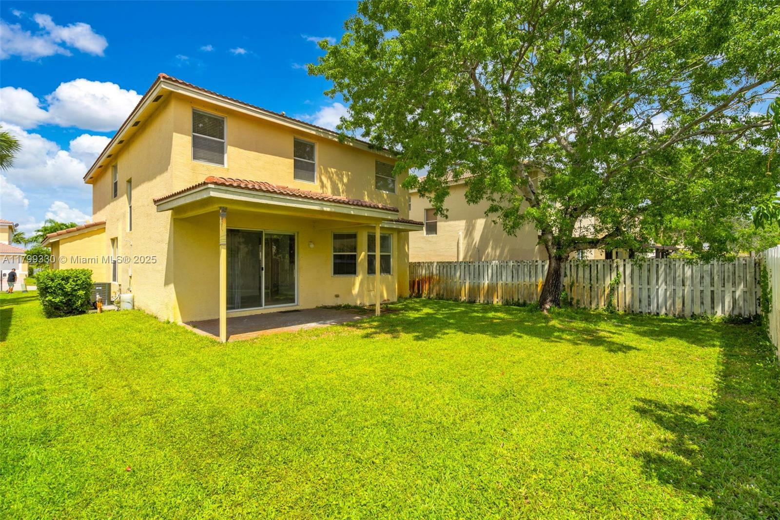 Property Photo: 4287 SW 130th Ave FL 33027