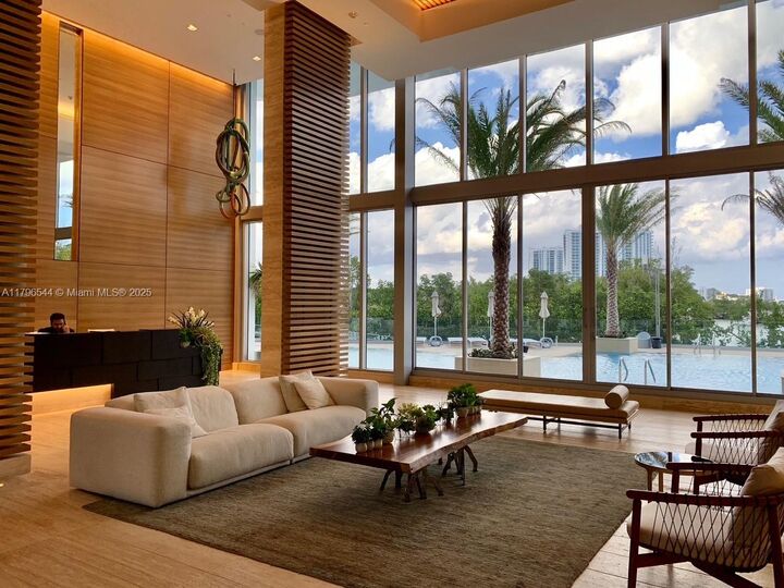 16385 Biscayne Blvd 1806  North Miami Beach FL 33160 photo