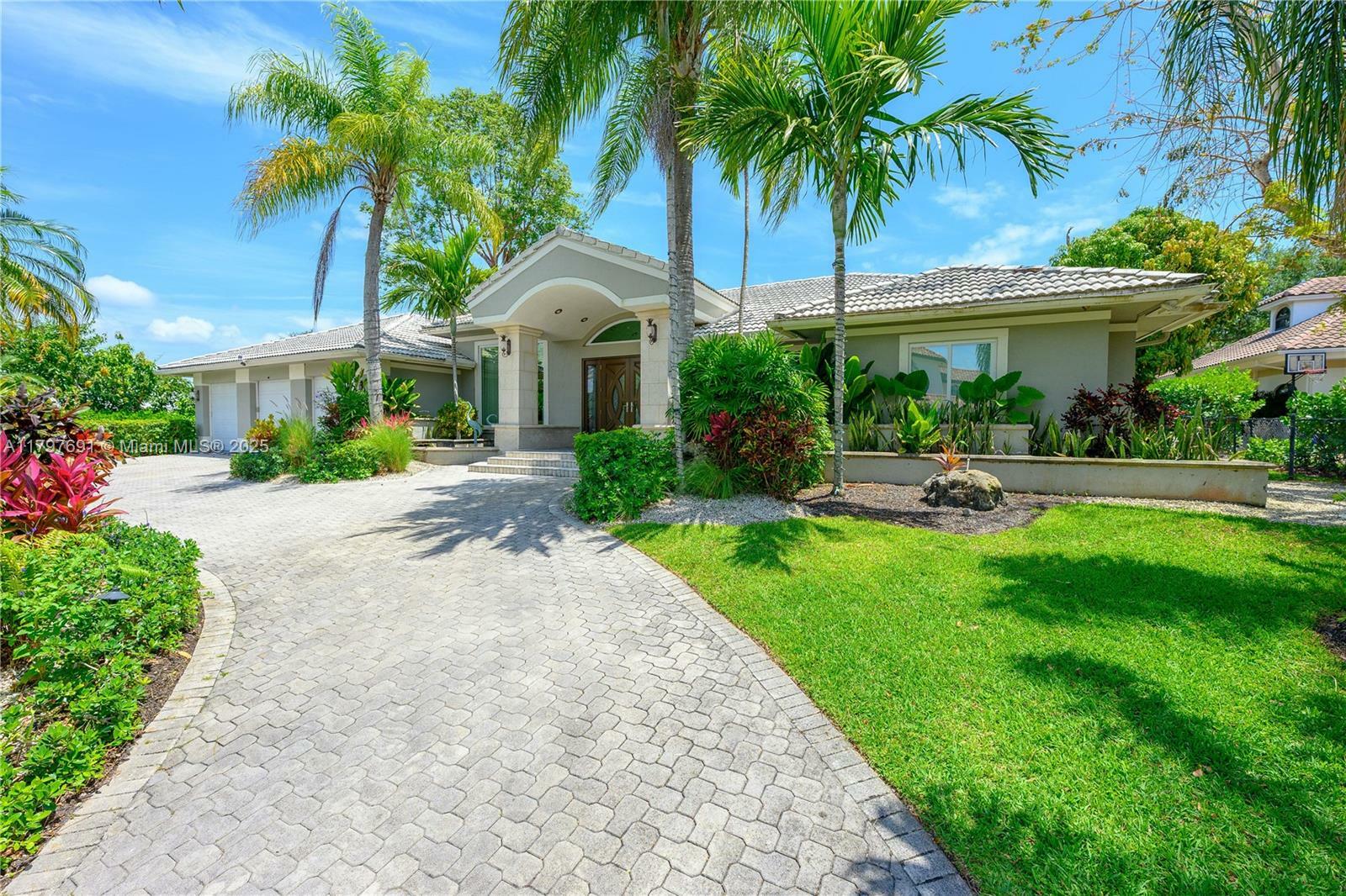 Property Photo: 16001 SW 77th Ct FL 33157