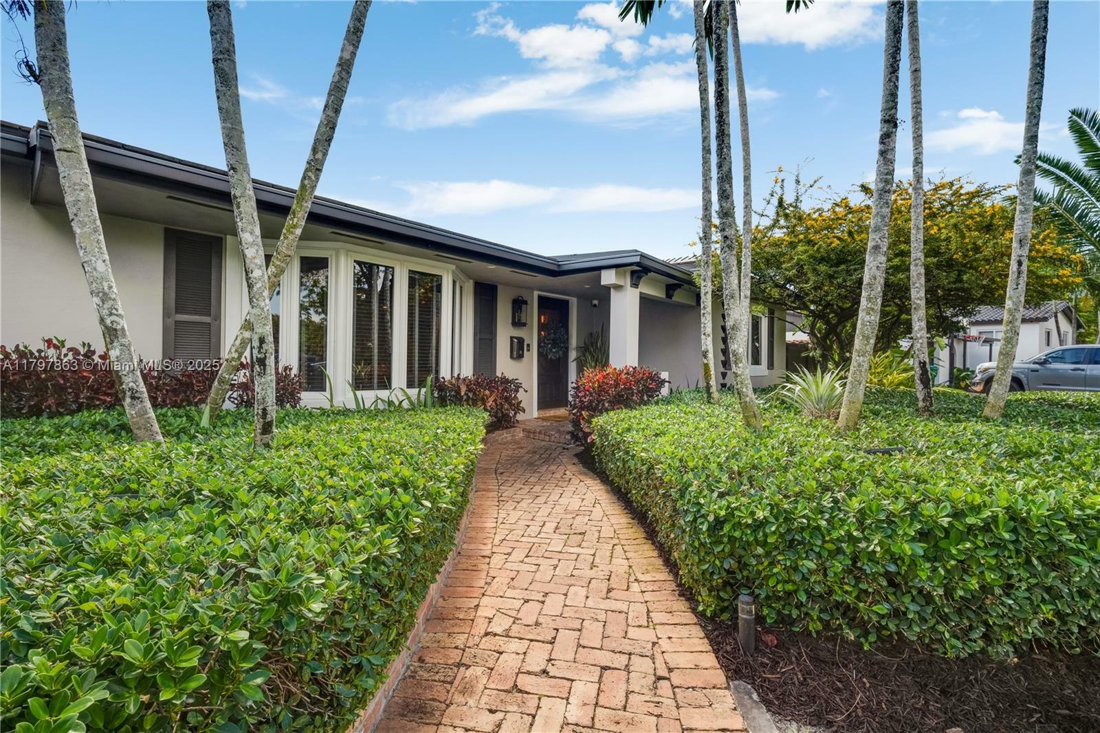 Property Photo: 10921 SW 102nd Ct FL 33176