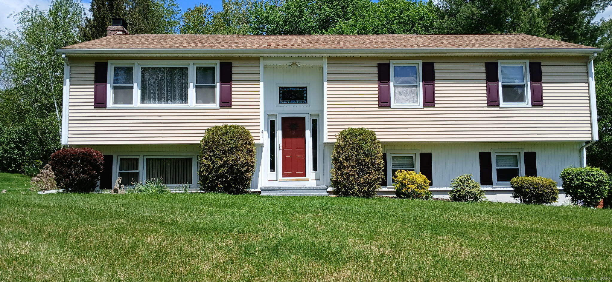 Property Photo: 41 Camelot Drive CT 06468