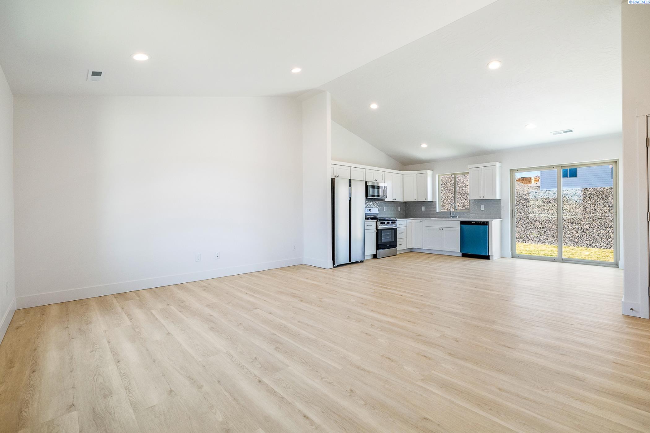 Property Photo:  2967 S Penn St  WA 99338 
