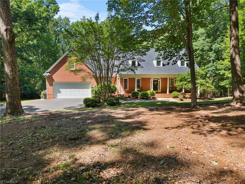 Property Photo: 1871 Laura Court NC 27205