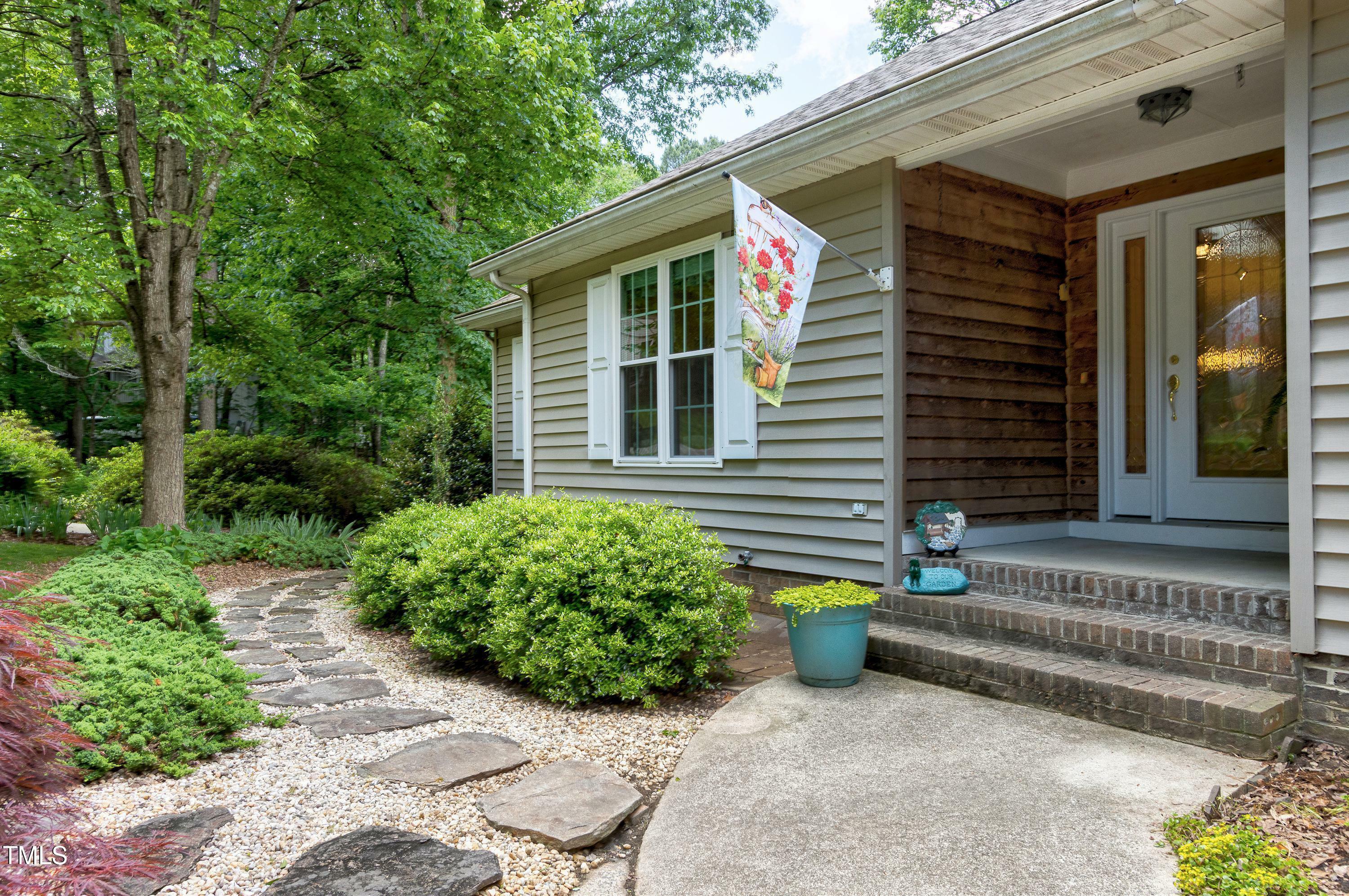Property Photo: 1416 Dunbar Court NC 27511