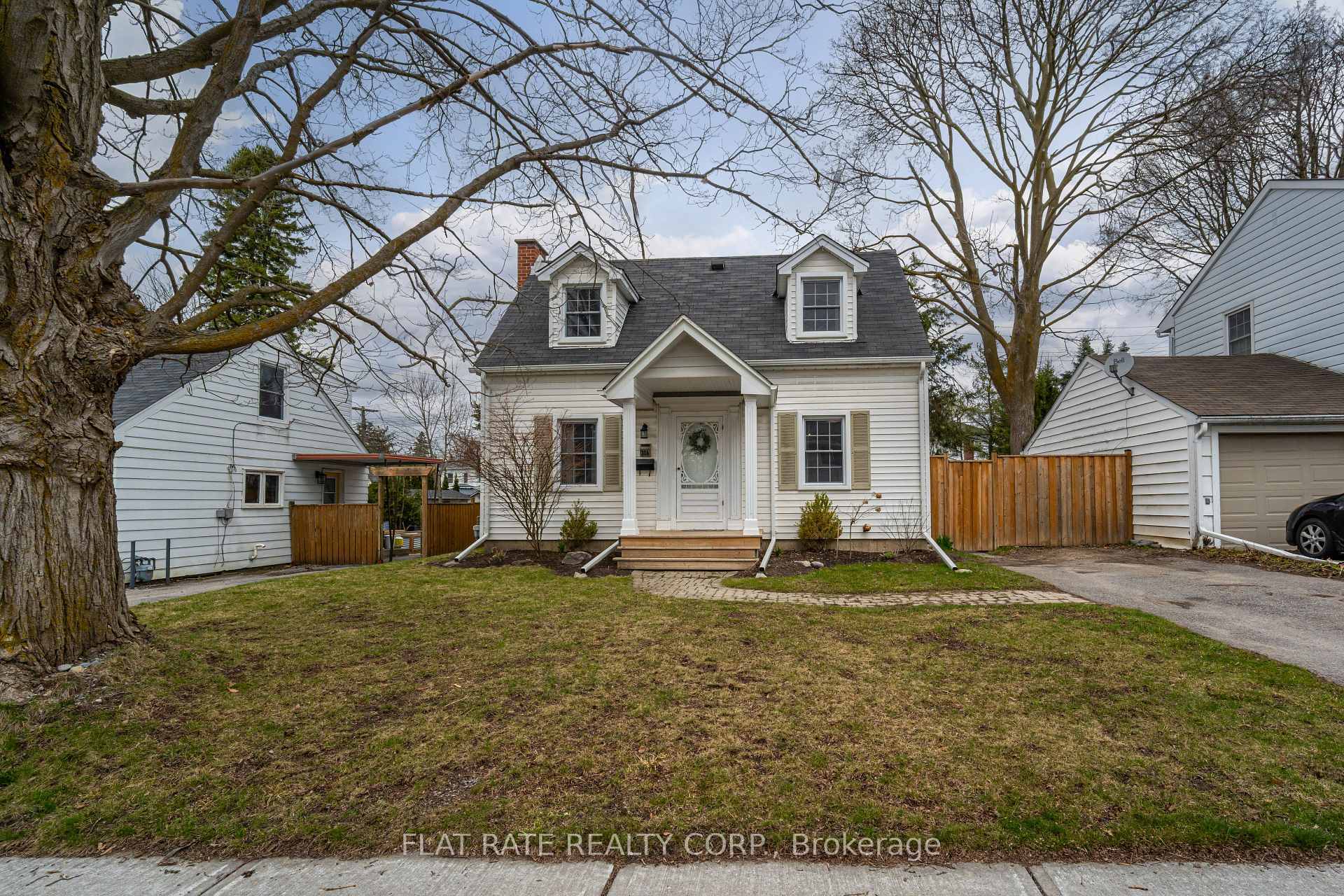 Property Photo: 306 Mason Avenue ON K9H 4W5
