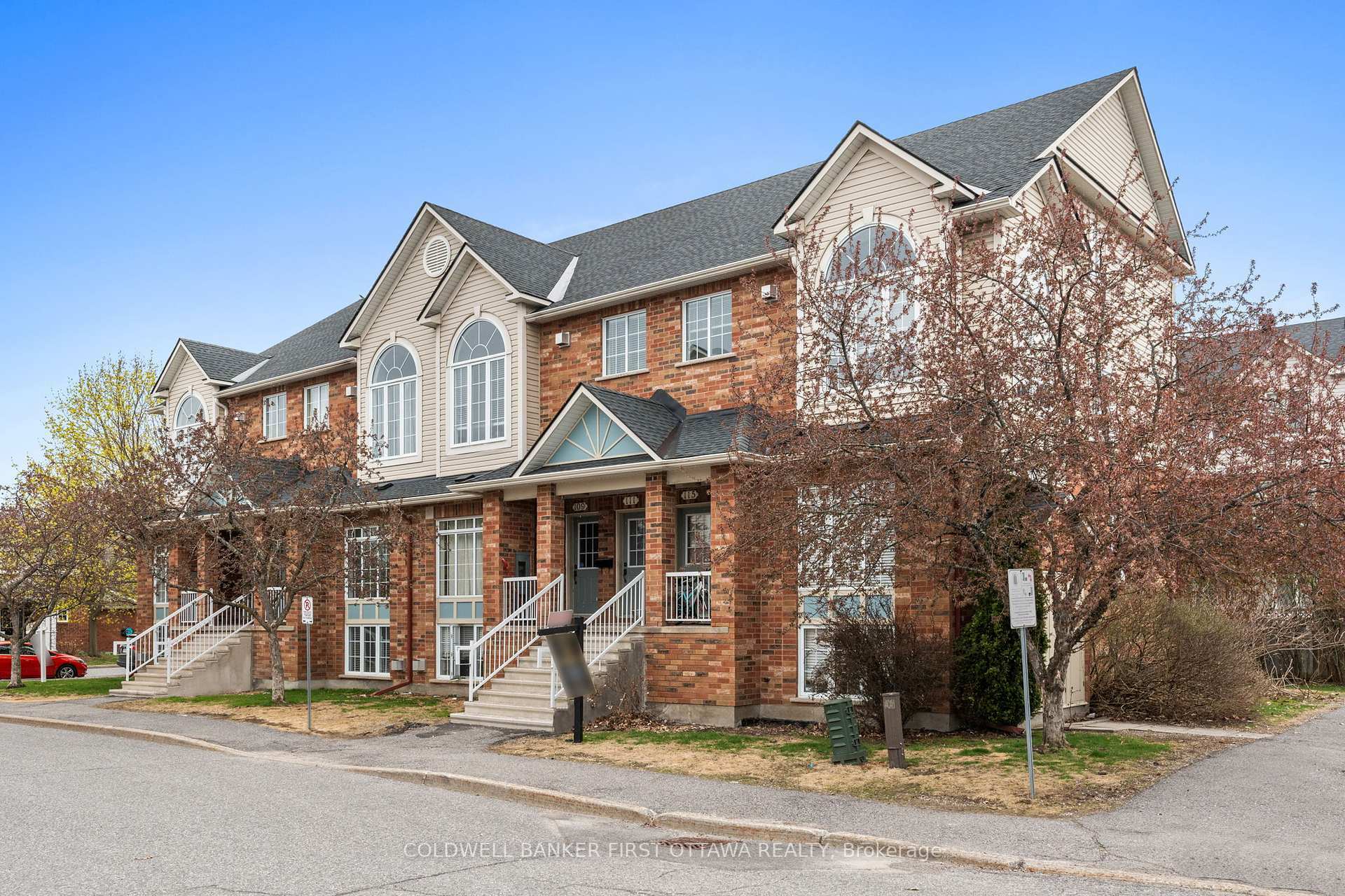 Photo de la propriété: 70 Edenvale Drive 115 ON K2K 2N7