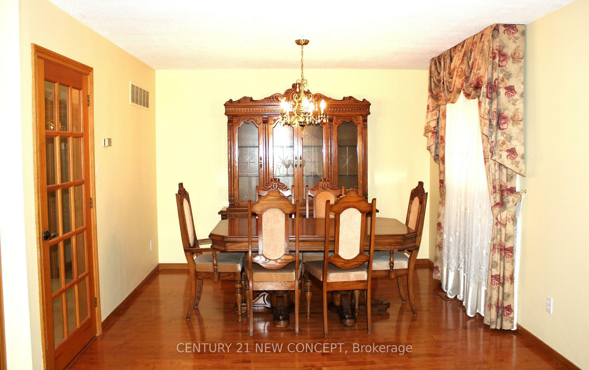 Property Photo: 25 Quaker Ridge Road ON L4K 2E5