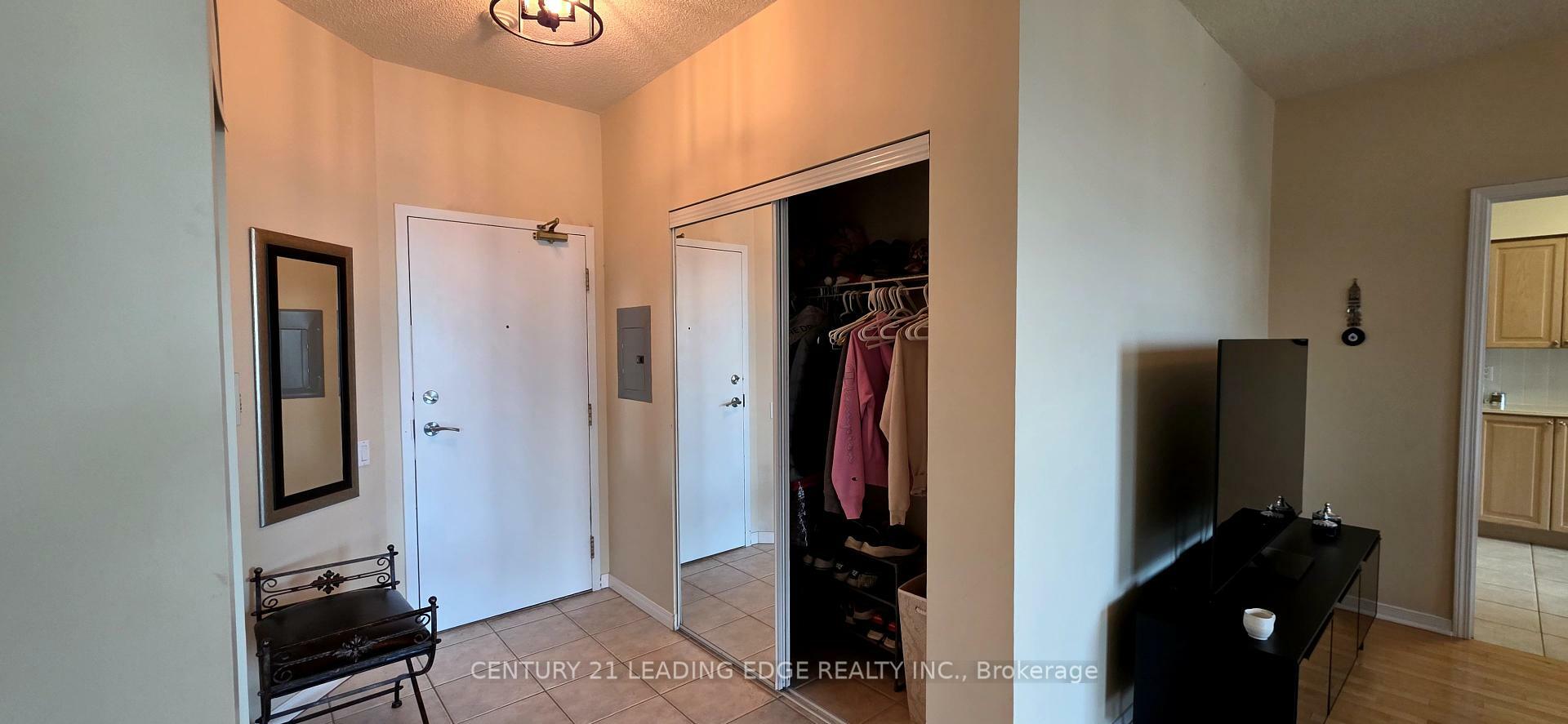 Property Photo: 33 Empress Avenue Ph203 ON M2N 6Y7