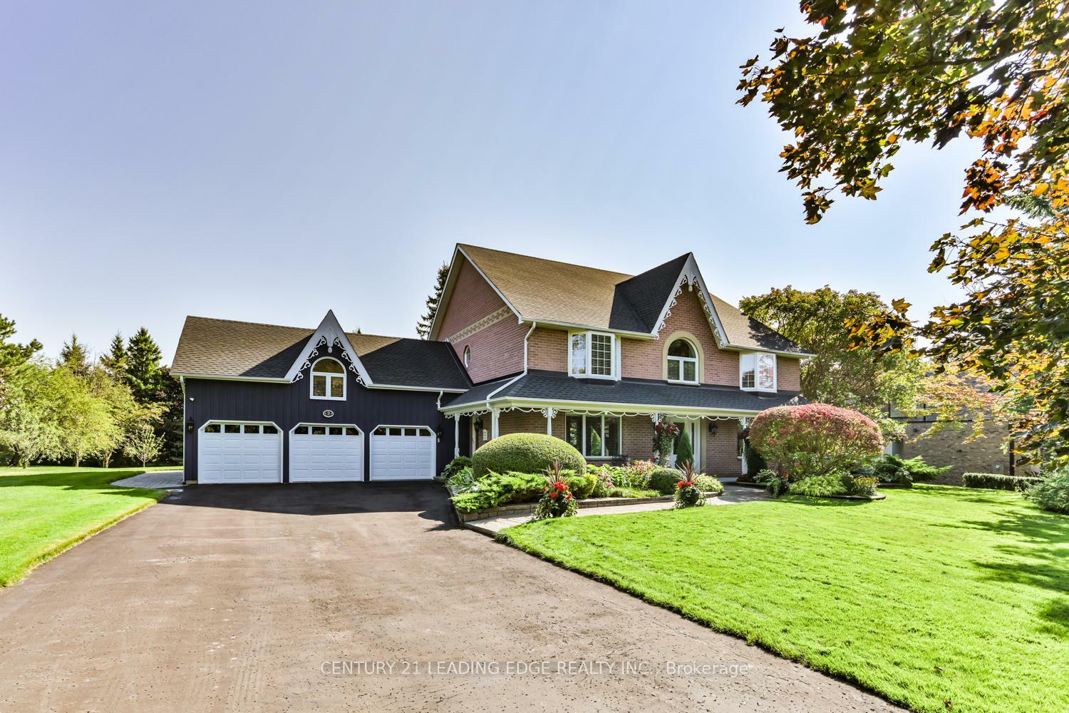 Property Photo: 3 Maple View Lane ON L4A 7X5