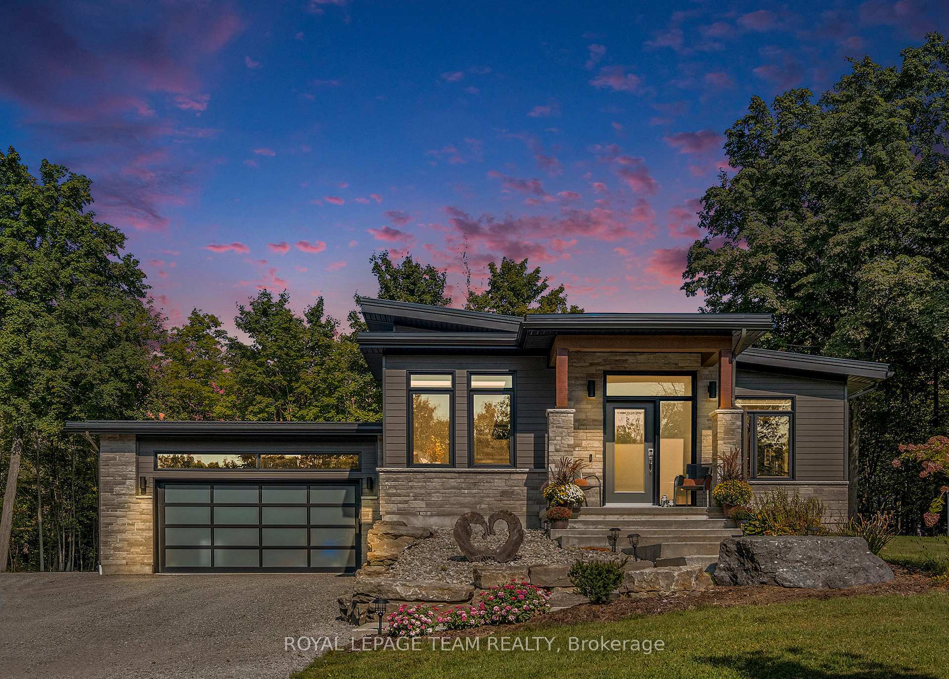 Property Photo: 101 Brookberry Crescent ON K0G 1J0