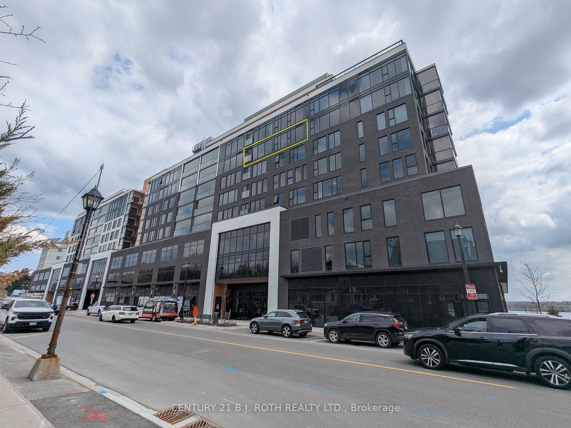 Property Photo: 185 Dunlop Street E 822 ON L4M 0L7
