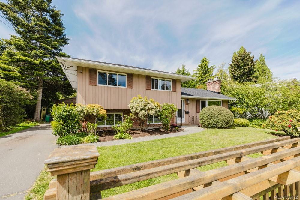 Property Photo: 3810 Gordon Head Rd BC V8P 4X1