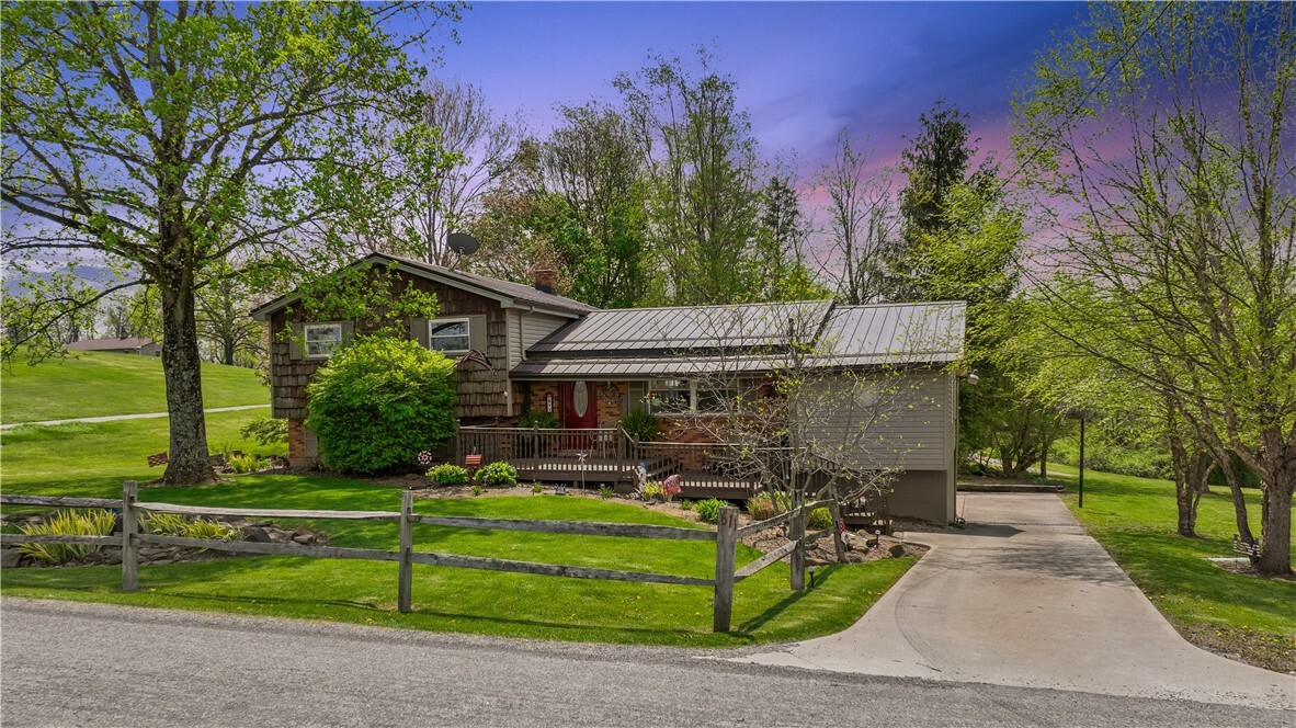 Property Photo: 611 Cedar Grove Rd PA 15021