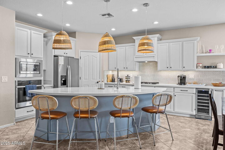 Property Photo:  517 S 165th Drive  AZ 85338 