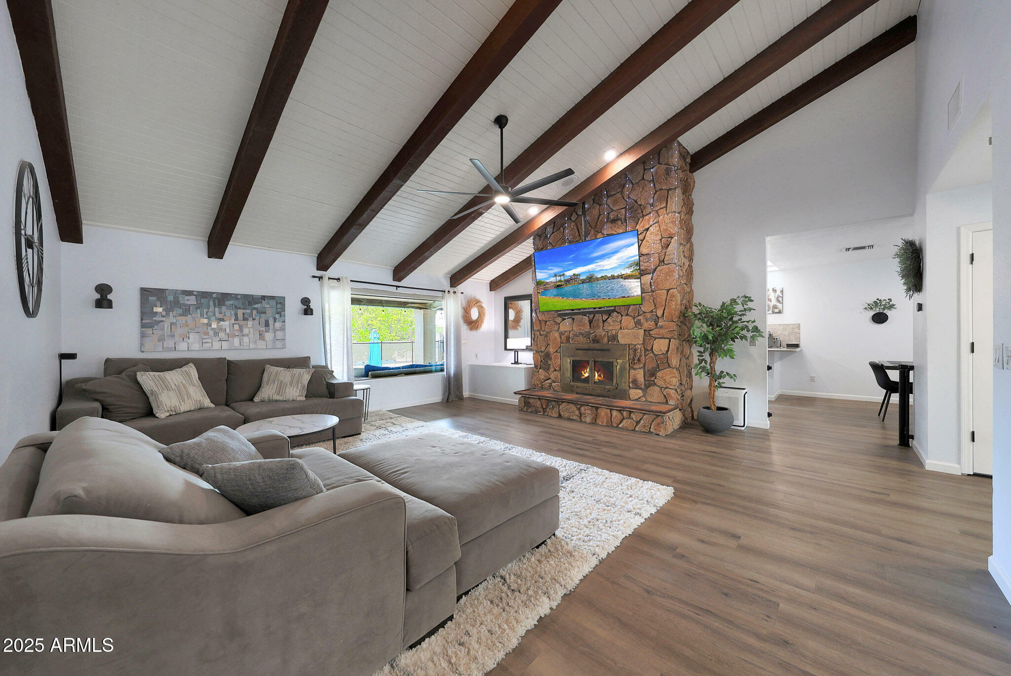 Property Photo: 1444 E Myrna Lane AZ 85284