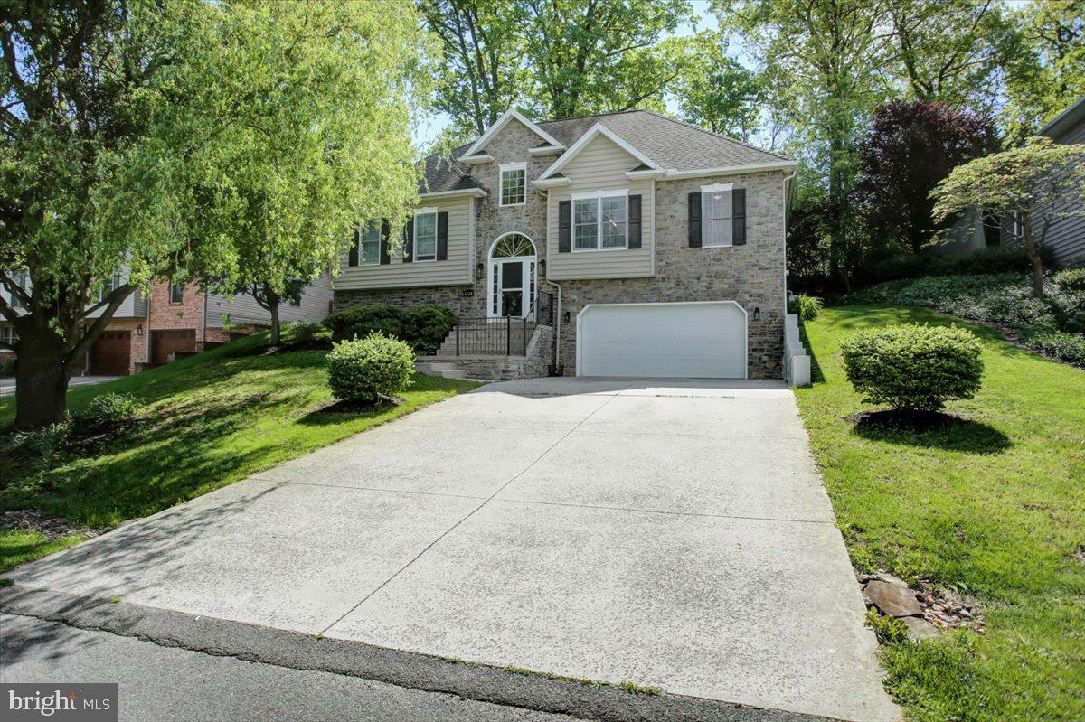 6130 Greenbriar Drive  Fayetteville PA 17222 photo