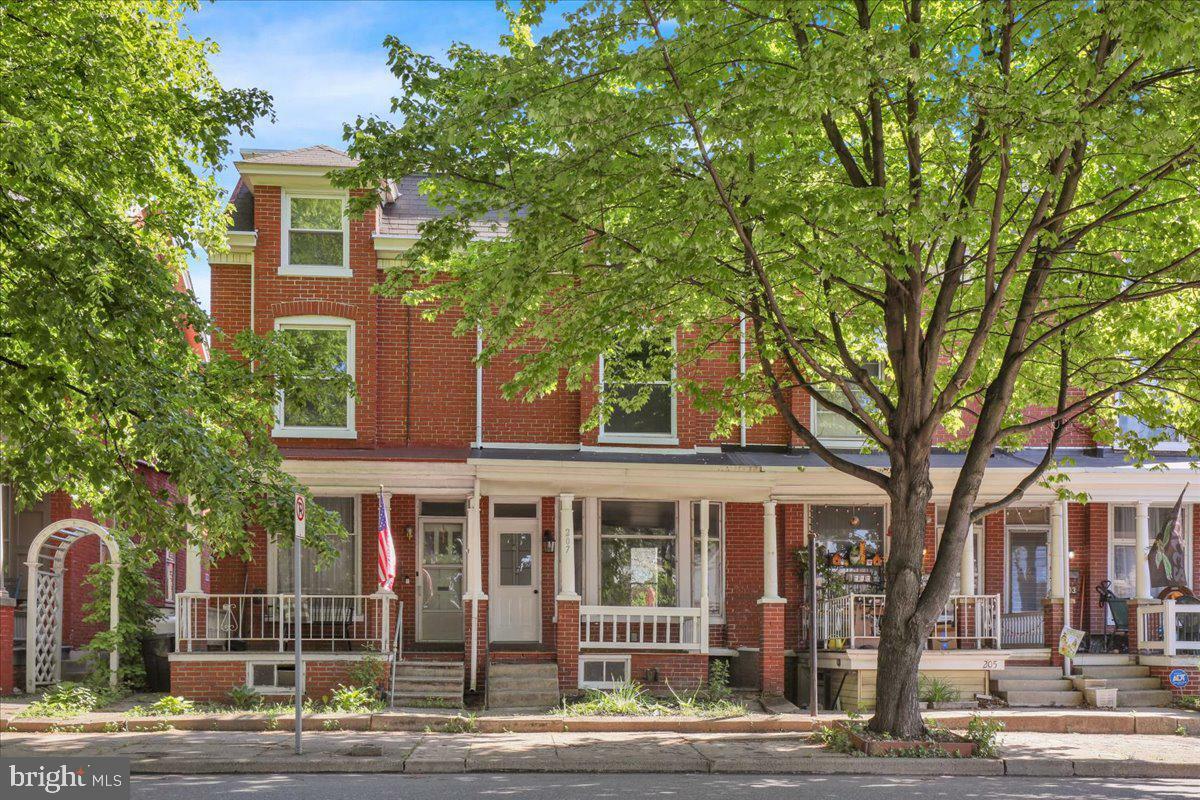 207 W Main Street  Ephrata PA 17522 photo
