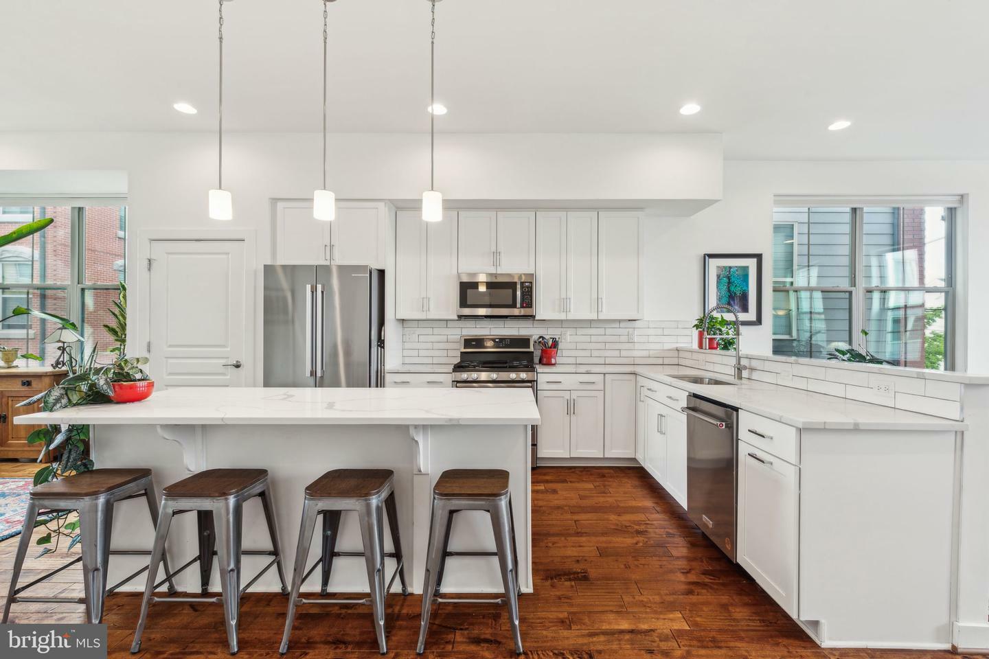 Property Photo: 410 Reed Street PA 19147