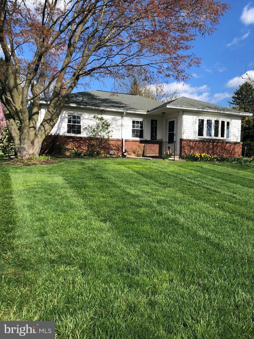 313 Crestline Drive  Willow Street PA 17584 photo