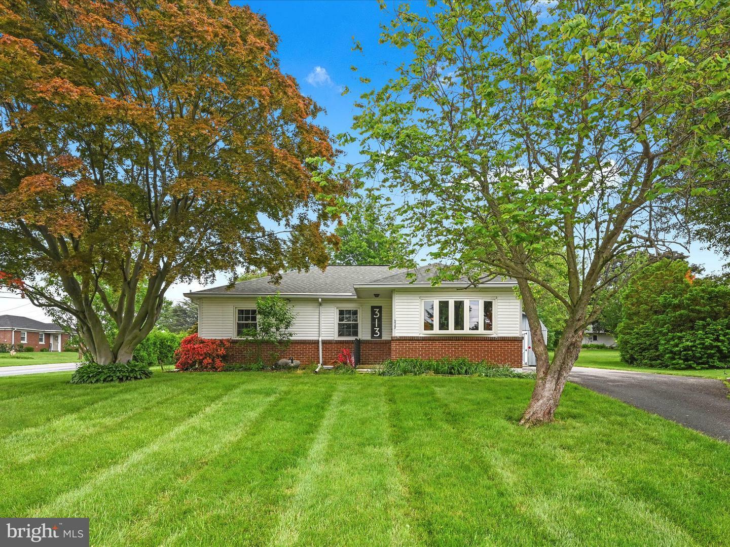 Property Photo: 313 Crestline Drive PA 17584