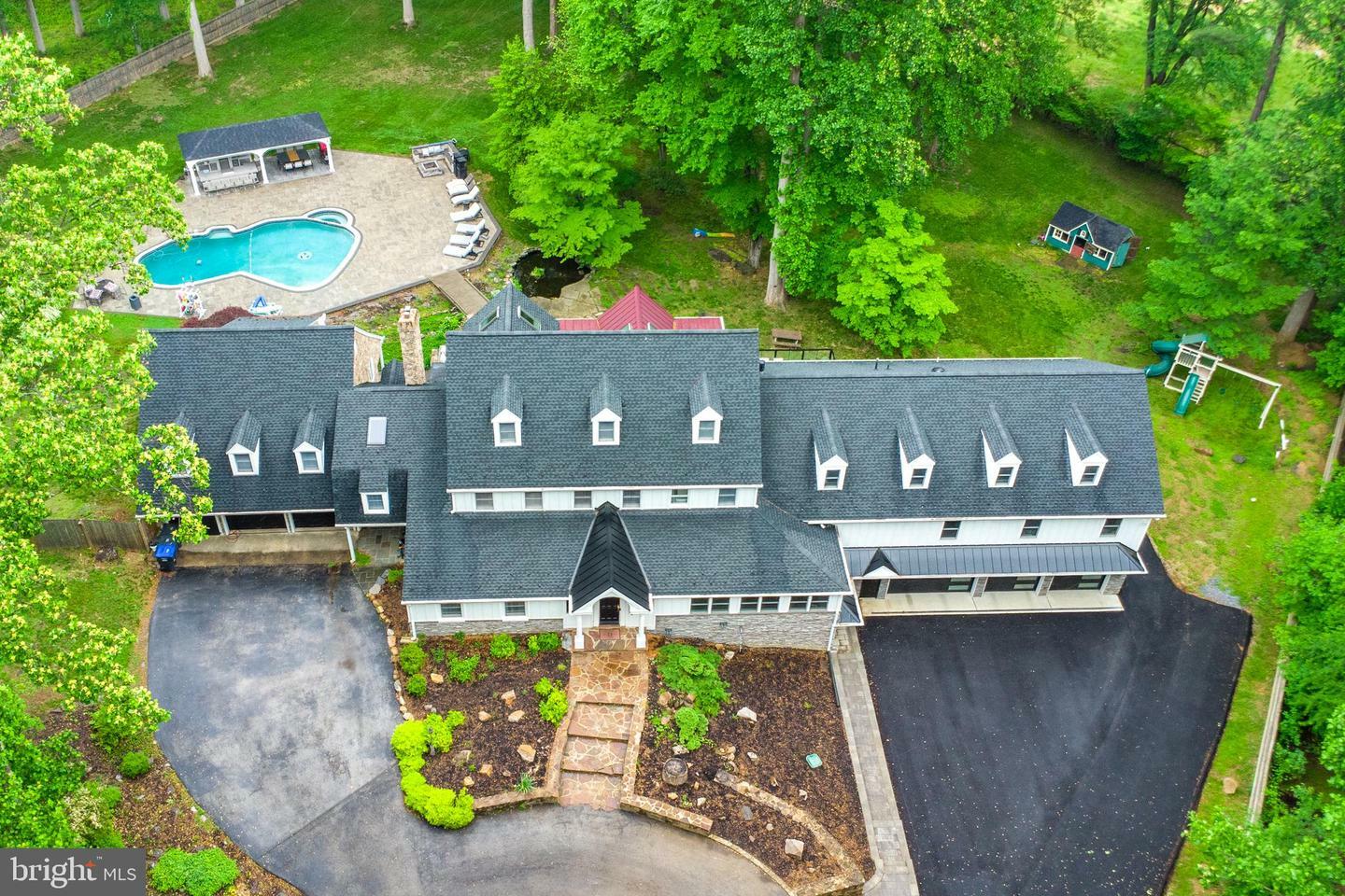 Property Photo: 16 Indian Way PA 19355