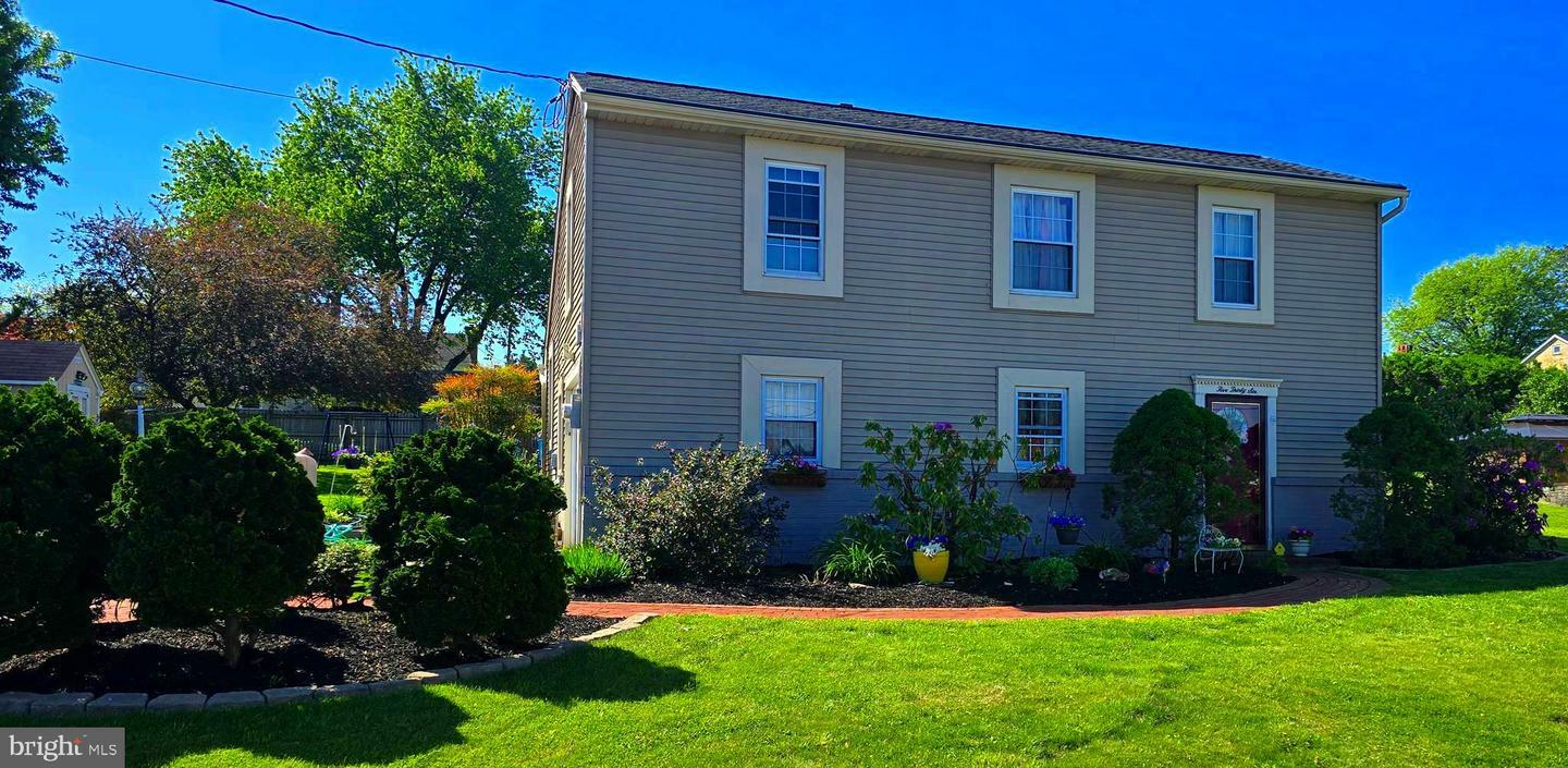 536 Westfield Drive  New Holland PA 17557 photo