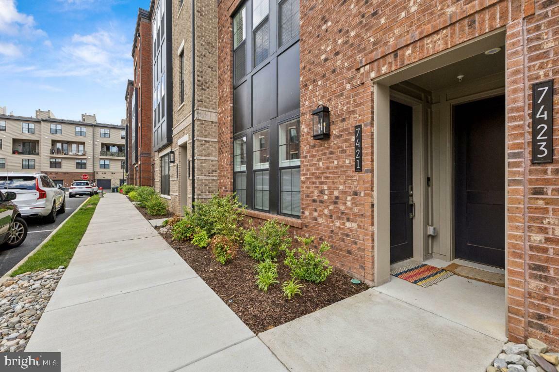 Property Photo: 7421 Backett Wood Terrace 1311 VA 22102