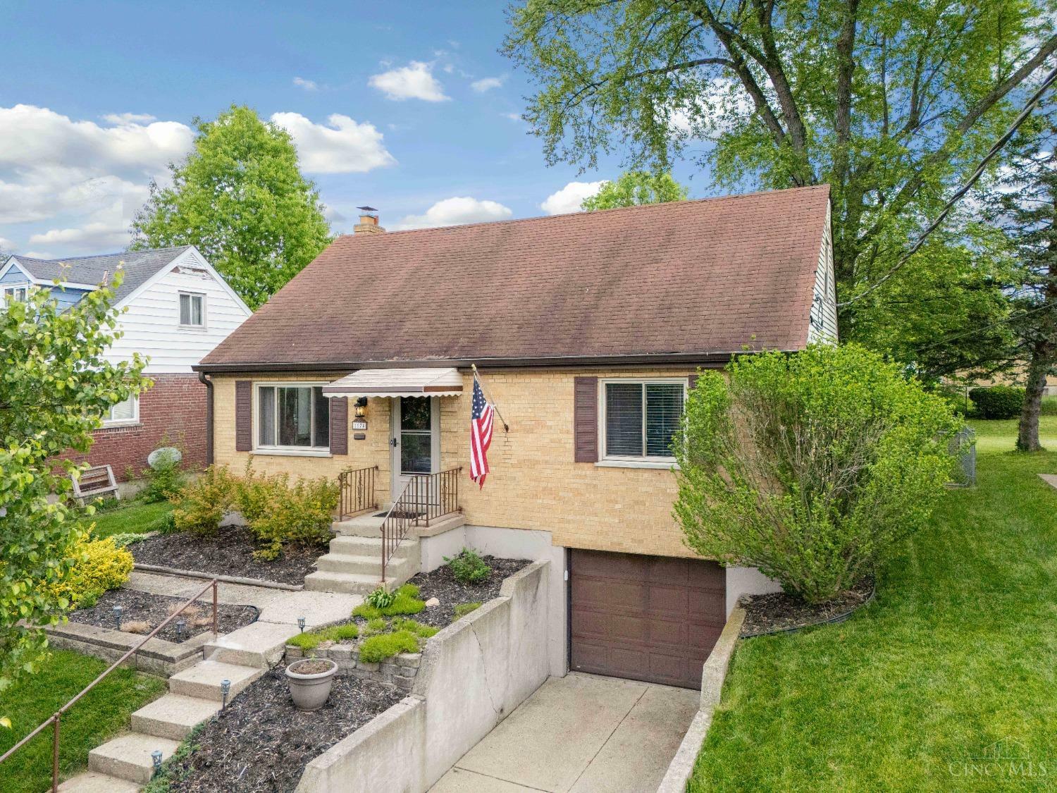 Property Photo: 1174 Alwil Drive OH 45215