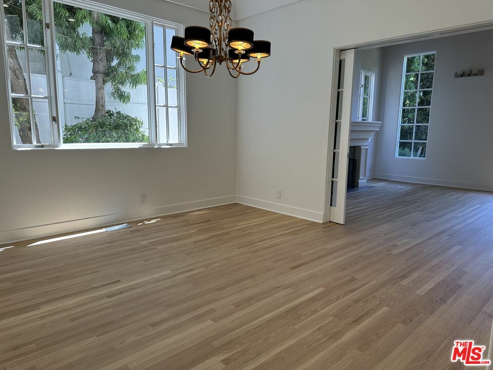 Property Photo: 723 10th St CA 90402