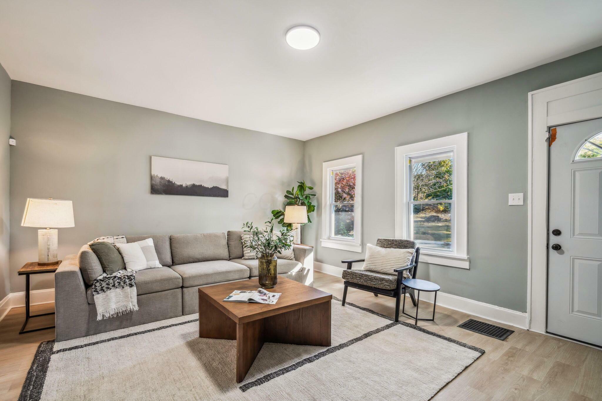 Property Photo: 105 Rodgers Avenue OH 43222
