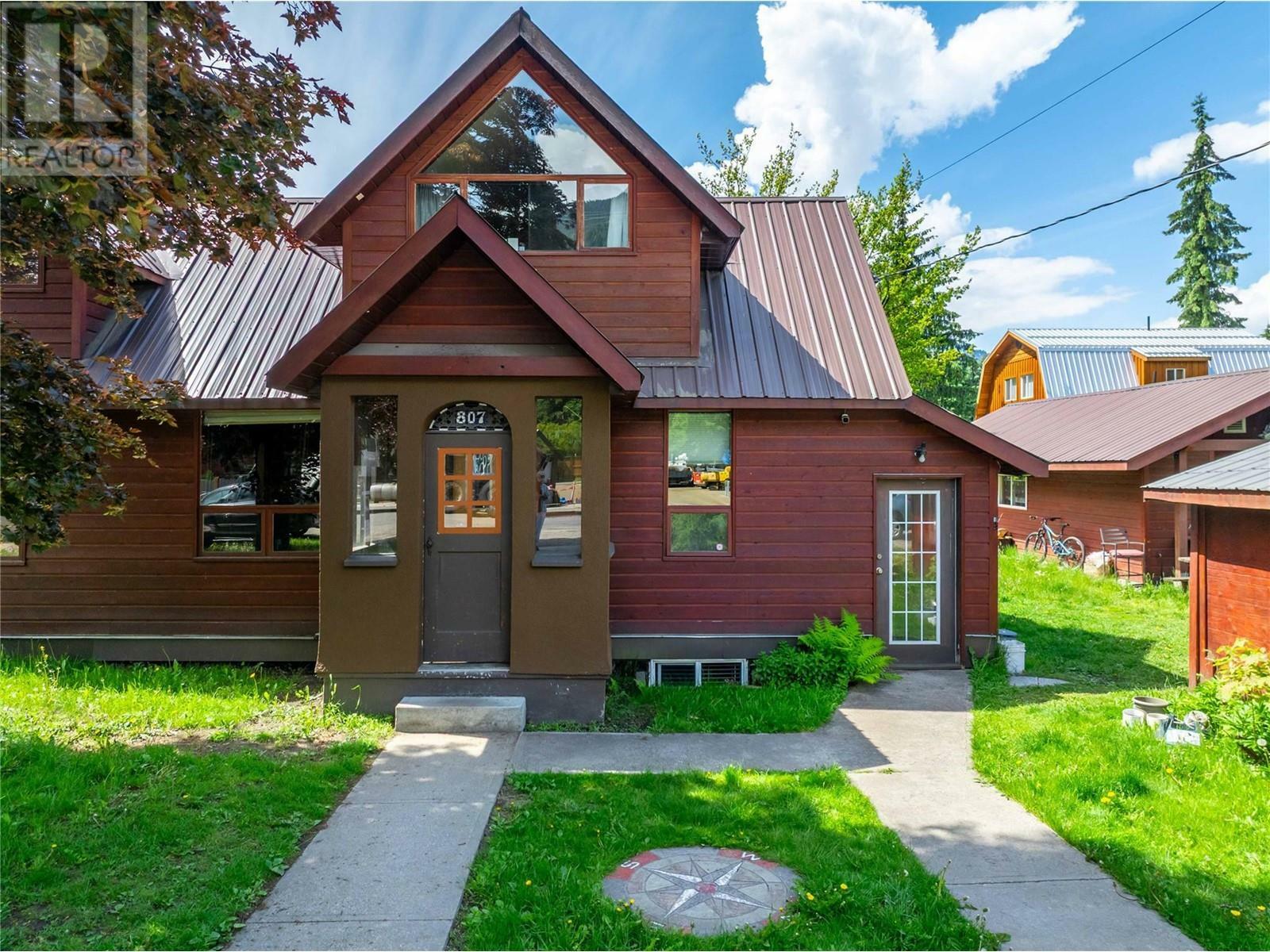 Photo de la propriété: 807 Oscar Street BC V0E 2S0