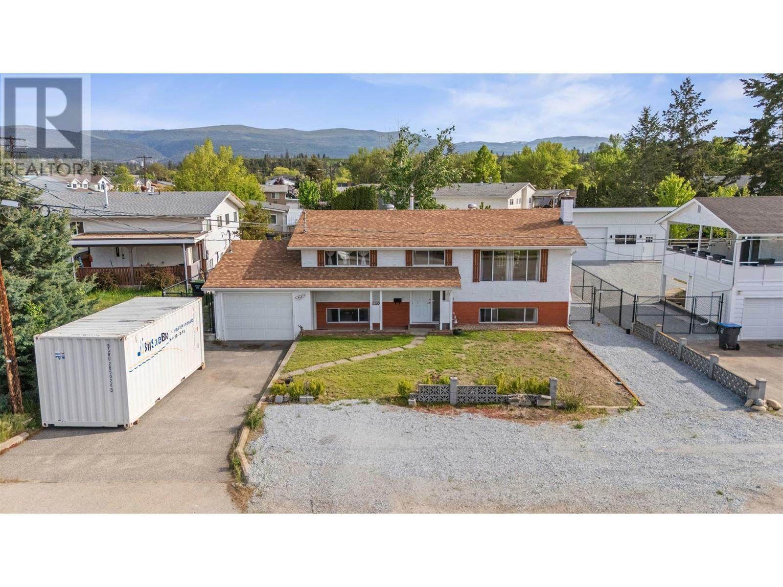 Property Photo: 805 Brian Road BC V1X 1H5