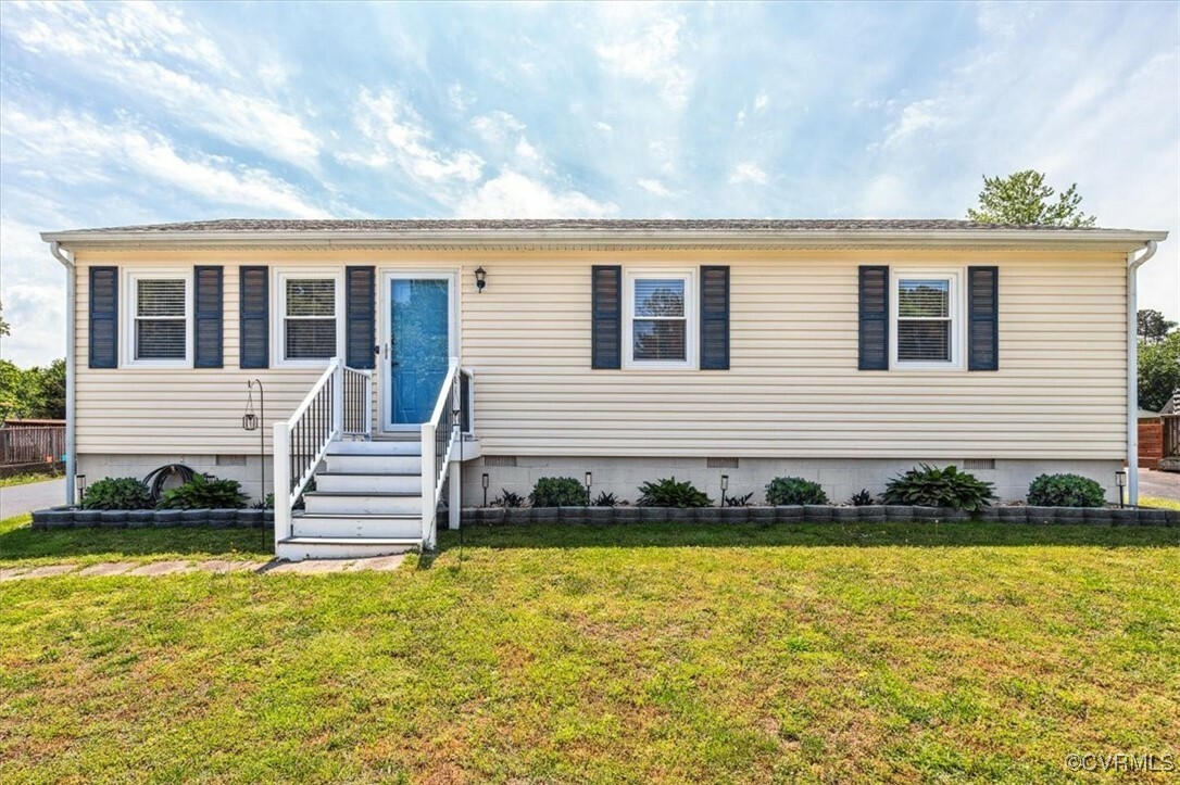 Property Photo: 9325 Wareham Place VA 23237