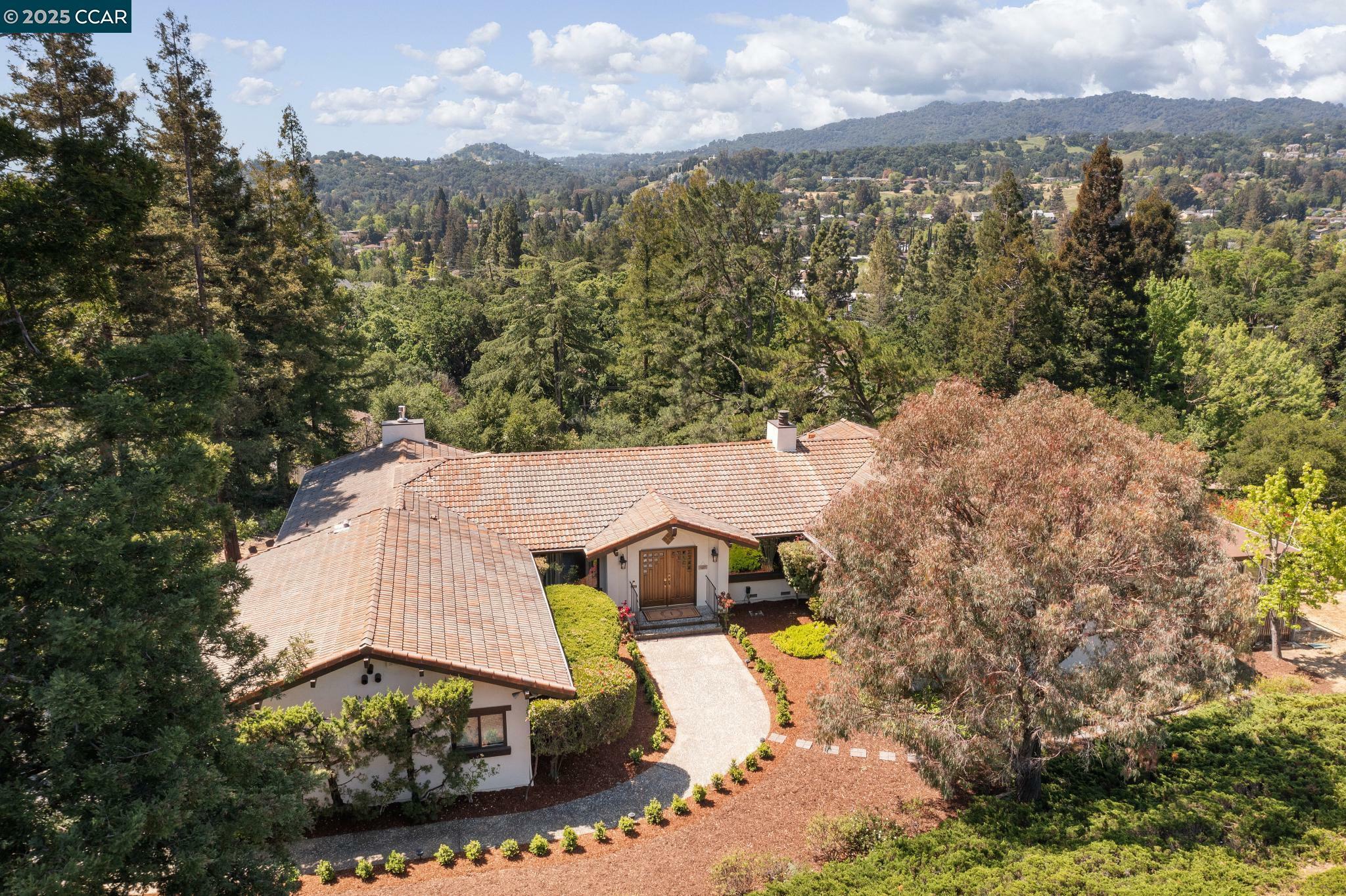 Property Photo: 14 Pillon Real CA 94523