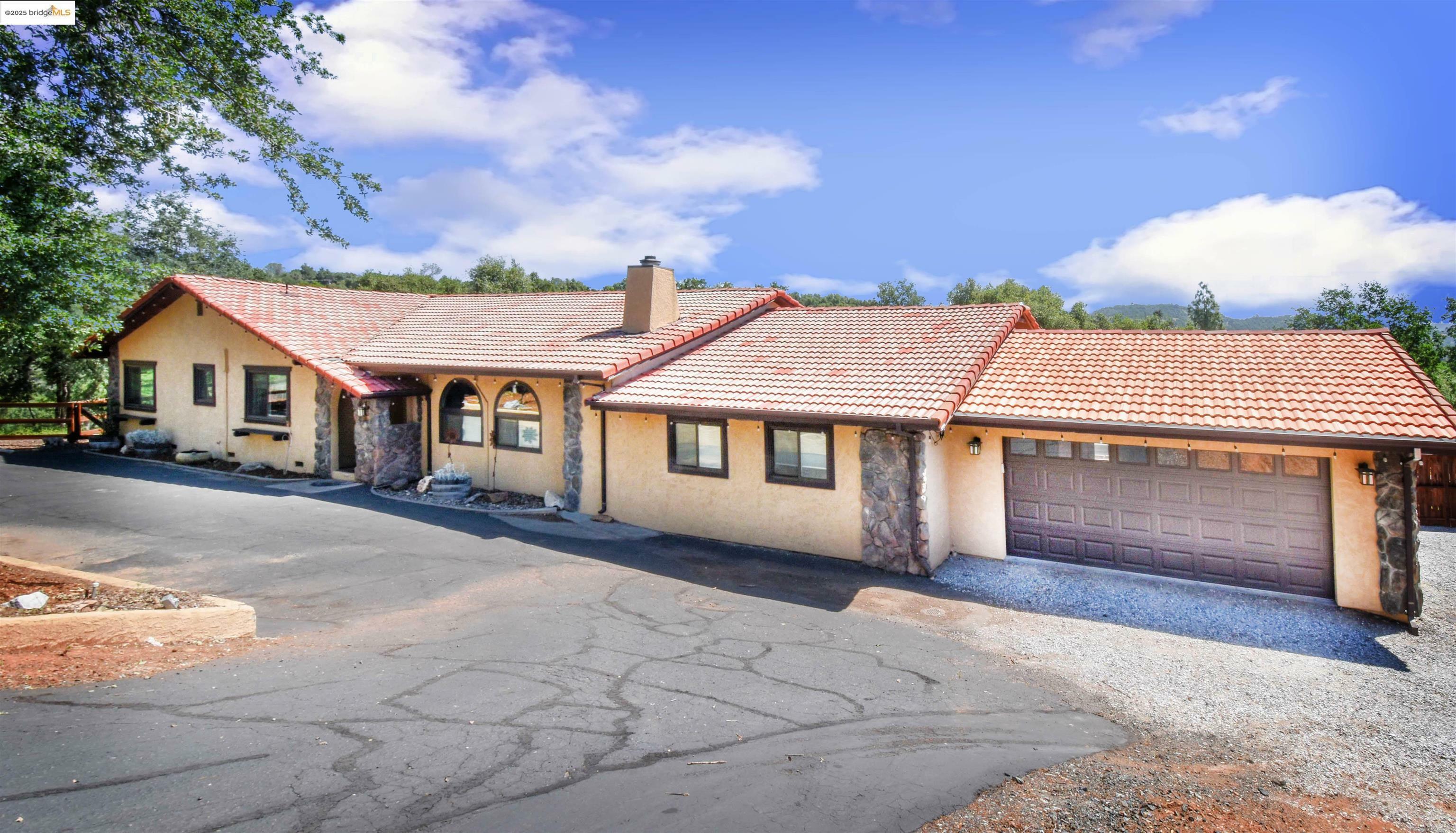 18306 Corte Del Montana  Sonora CA 95370 photo