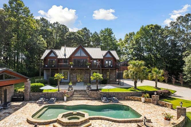 Property Photo: 4095 E Highway 166 Highway GA 30116