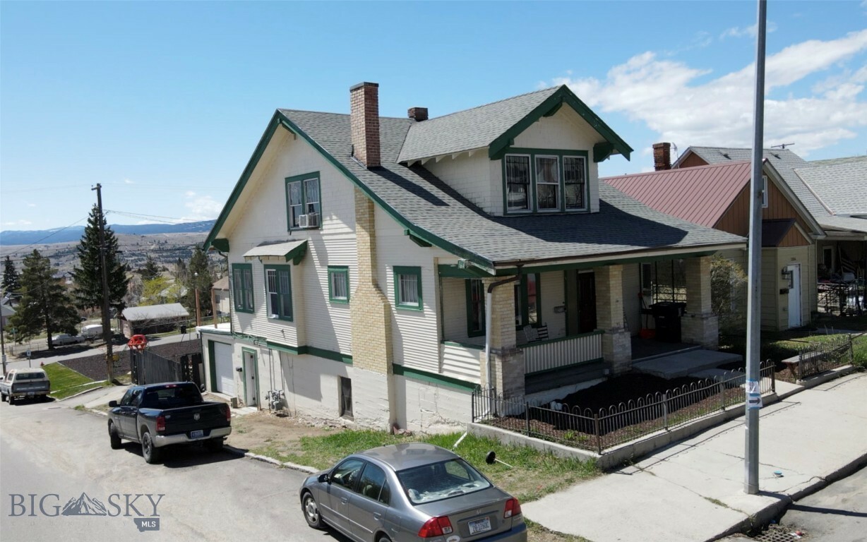 Property Photo: 1100 & 1100 1/2 Caledonia Street MT 59701