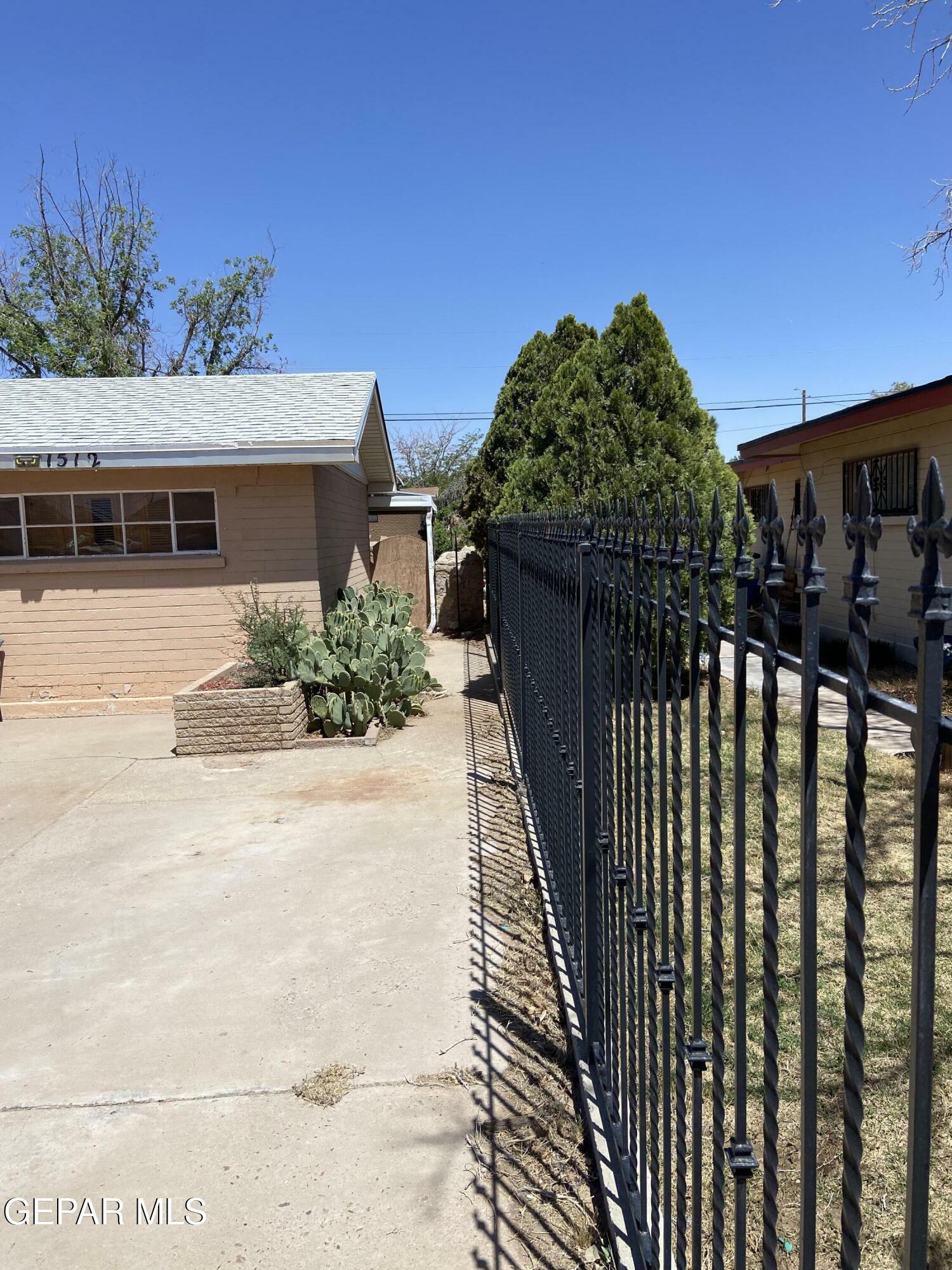 Property Photo: 1512 Meadowview Drive TX 79925