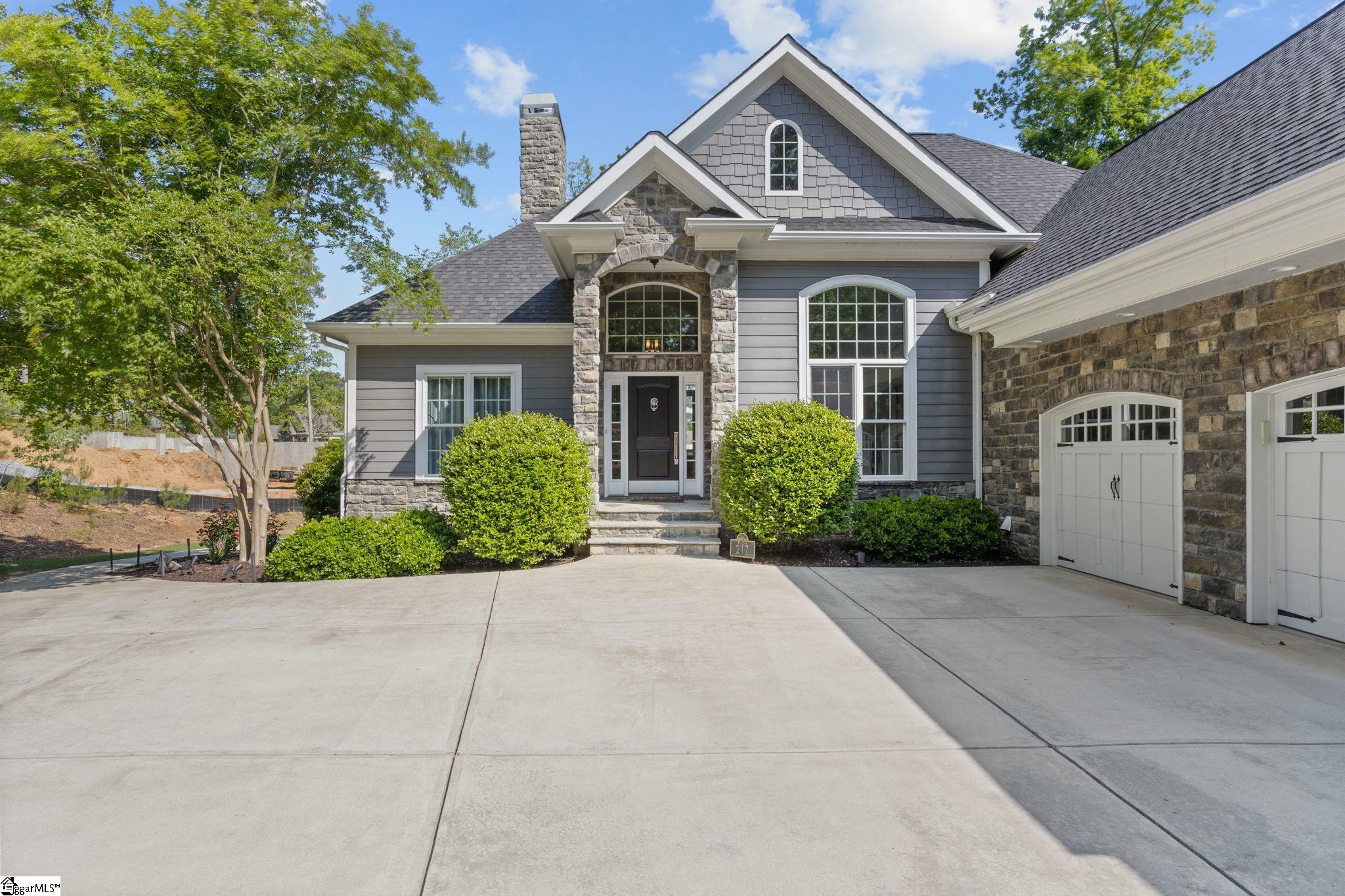 Property Photo: 217 Commonwealth Drive SC 29666