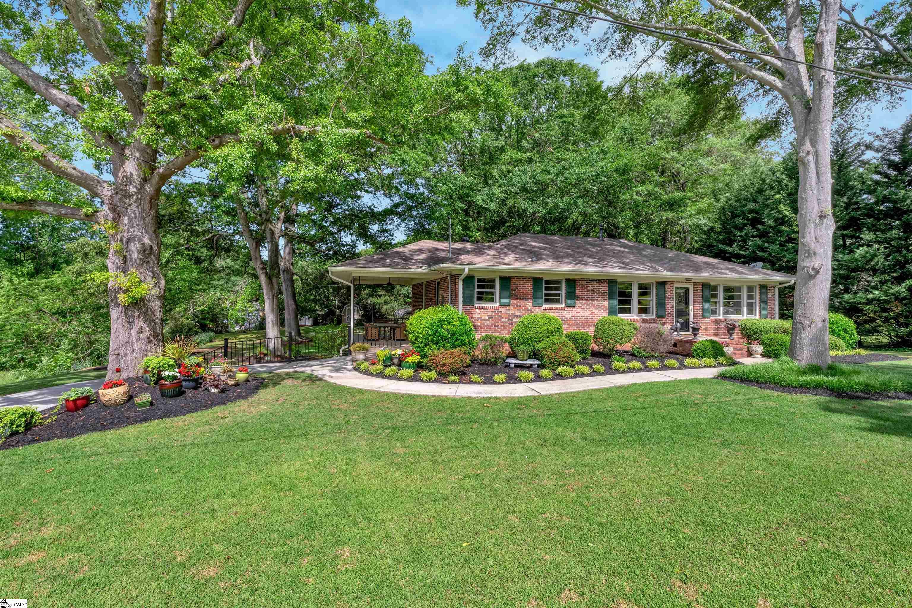 Property Photo: 9 Stadium Drive SC 29609