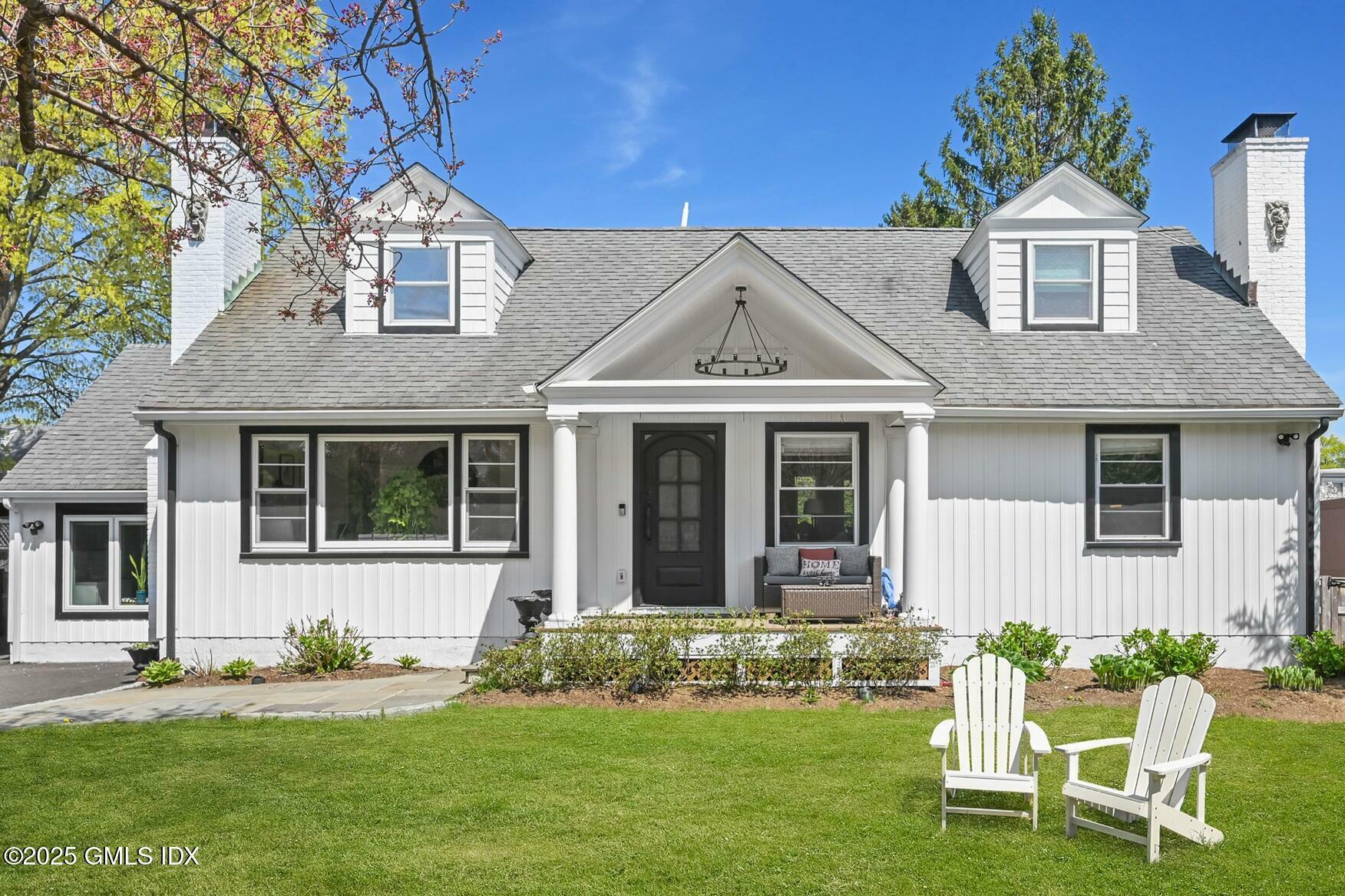 Property Photo:  21 Woods Avenue  CT 06831 
